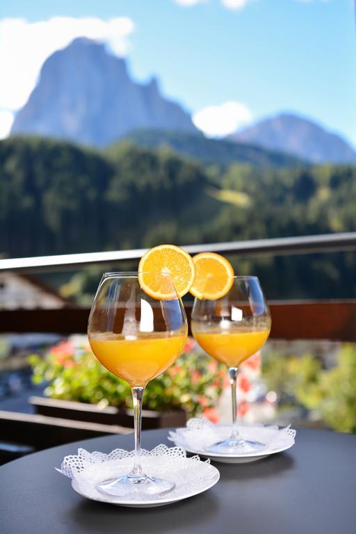 Vitalhotel Dosses Santa Cristina Val Gardena Buitenkant foto